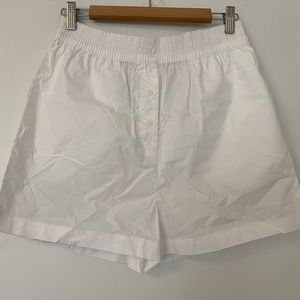 NWT White pull on shorts
